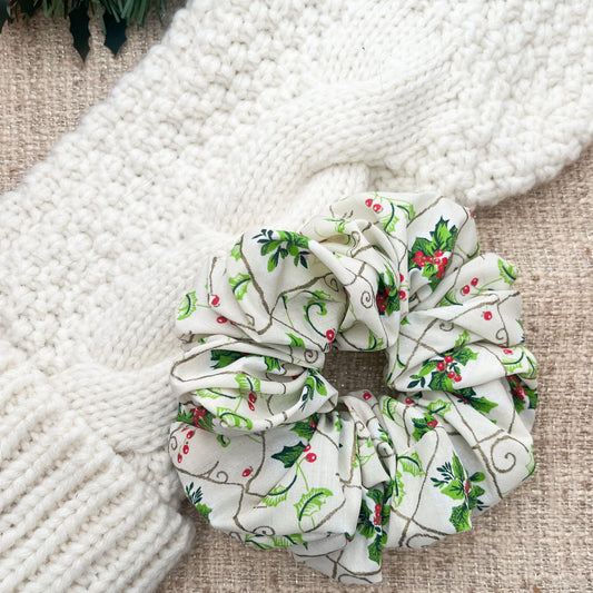 MISTLETOE SCRUNCHIE